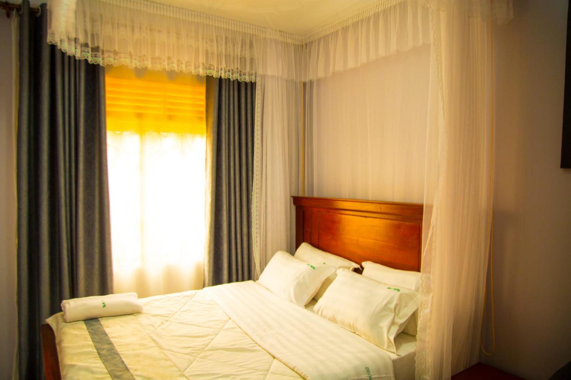 Onyx Motel And Suites Mbarara מראה חיצוני תמונה